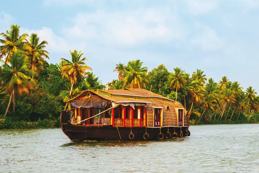 XCLU02 Serene Kerala – A tranquil journey through nature and culture